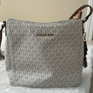 Michael Kors Authentic Vanilla Messenger Bag